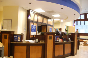 peoples-united-bank-bank-counter
